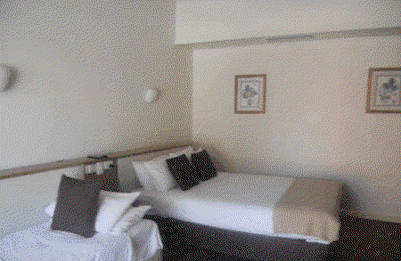 Burkes Hotel Motel - Taree Accommodation 0