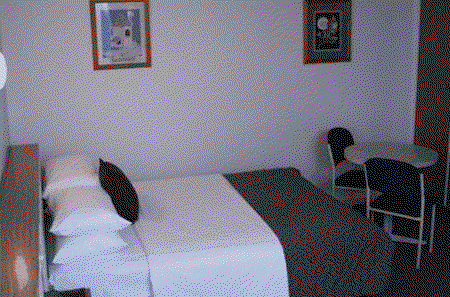Burkes Hotel Motel - Taree Accommodation 1