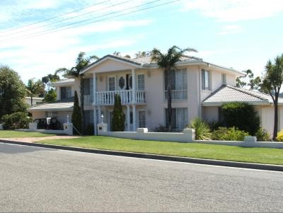 Gracelands - Taree Accommodation 0