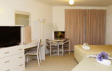 Motel 10 Motor Inn - Taree Accommodation 2
