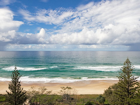 AA Oceana On Broadbeach - Taree Accommodation 11