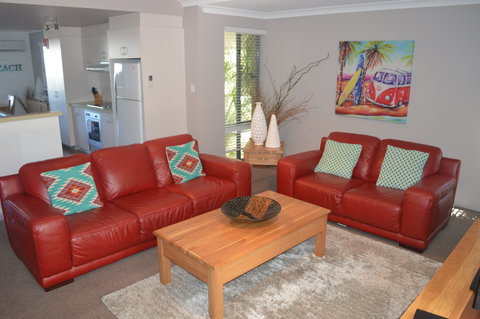 Outrigger Bay Apartments - Taree Accommodation 6