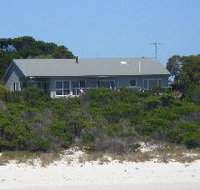 Island Beach Escape - Taree Accommodation