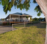 Serenity Holiday House - Taree Accommodation