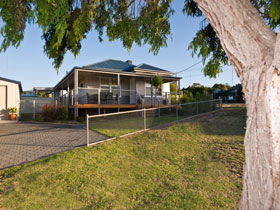 Serenity Holiday House - Taree Accommodation 0