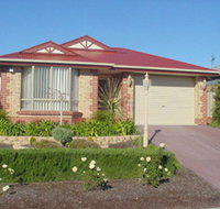 Lakeside Getaway - Taree Accommodation