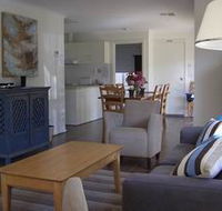 Saltaire Yellow - Taree Accommodation