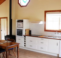 The Old Oak Bed and Breakfast - The Shearing Quarters - Taree Accommodation