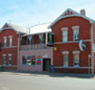 Mackey's Royal Hotel - Taree Accommodation