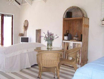 Flotsam Studio - Taree Accommodation 4