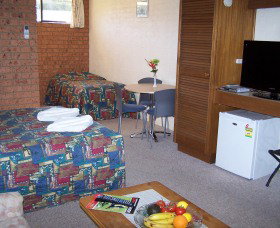 Colonial Motor Inn Pambula - Taree Accommodation 0