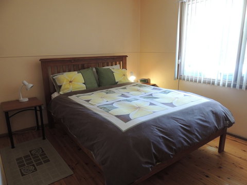 A Paradise Bungalow Waterfront - Taree Accommodation 2