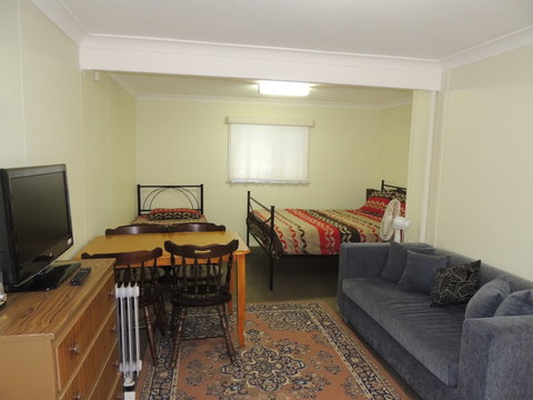 A Paradise Bungalow Waterfront - Taree Accommodation 4