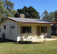 Cockatoo Cottage - Pooncarie - Taree Accommodation