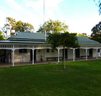 Lake Victoria Station Lodge - Taree Accommodation