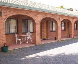 Cooma Country Club Motor Inn - Taree Accommodation 0
