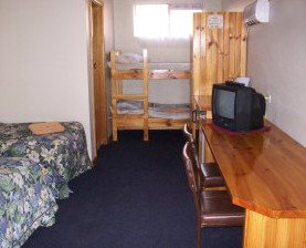 Cooma Country Club Motor Inn - Taree Accommodation 2