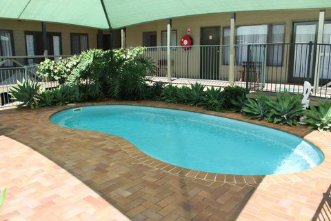 Lake Forbes Motel - Taree Accommodation 1