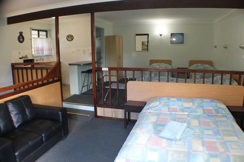 Lake Forbes Motel - Taree Accommodation 2