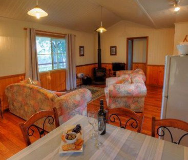 Accommodation Creek Cottages - Taree Accommodation 2