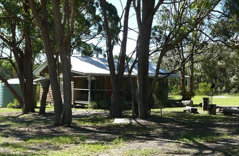 Possums Hollow And Hooters Hut - Taree Accommodation 5