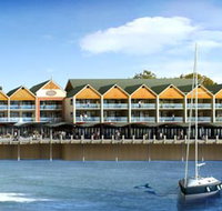Quality Suites Crest Mandurah - Taree Accommodation