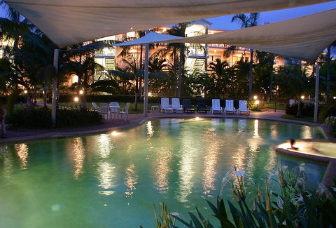 Australis Cairns Beach Resort - Taree Accommodation 1