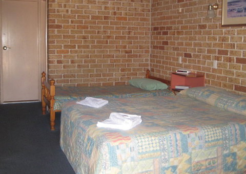 Beenleigh Village Motel - Taree Accommodation 2