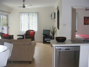 Port Douglas Outrigger Apartments - Taree Accommodation 4