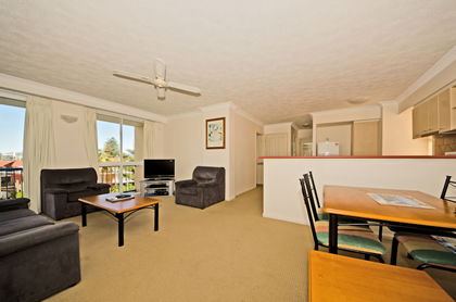 San Mateo On Broadbeach - Taree Accommodation 9