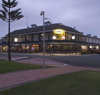 Grand Tasman Hotel - Taree Accommodation