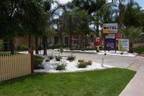 Sunraysia Motel And Holiday Apartments - Taree Accommodation 1
