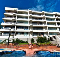 SURFERS CHALET HOLIDAY APARTMENTS - Taree Accommodation