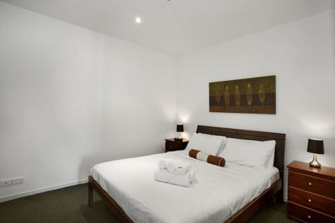 Astra Apartments Melbourne CBD - Taree Accommodation 1