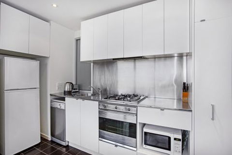 Astra Apartments Melbourne CBD - Taree Accommodation 2