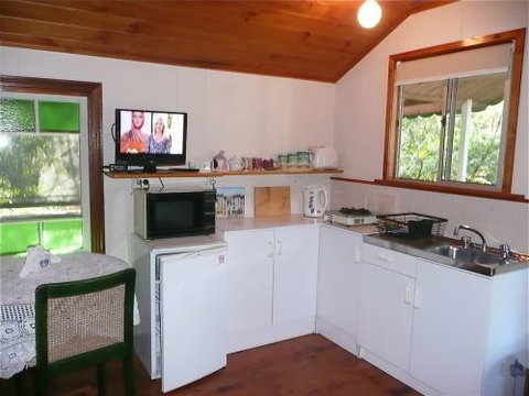 Mt Nebo Railway Carriage & Chalet - Taree Accommodation 6