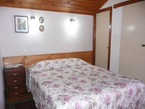 Mt Nebo Railway Carriage & Chalet - Taree Accommodation 7