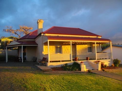 Penneshaw SA Taree Accommodation