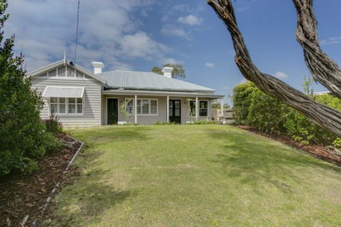 Blakiston House - Taree Accommodation 1