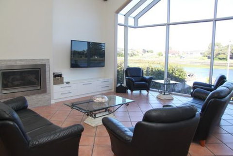 Hearn's Port Fairy Accommodation - Taree Accommodation 3