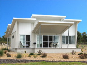 Azjure - Taree Accommodation 0