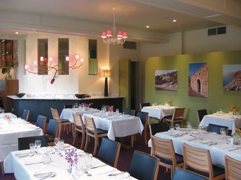 Best Western Plus The Tudor-Box Hill - Taree Accommodation 8