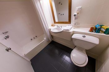 Abey Hotel - Taree Accommodation 8