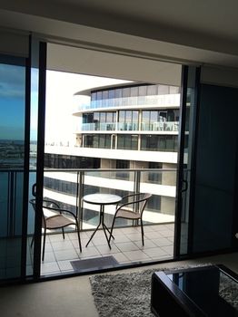 Apartments Melbourne Domain - Docklands - Taree Accommodation 1