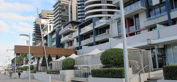 Apartments Melbourne Domain - Docklands - Taree Accommodation 5