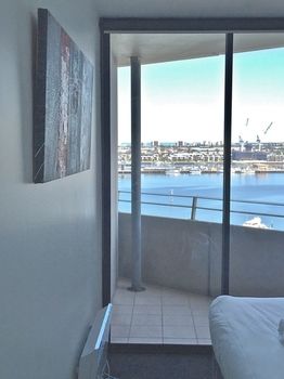 Apartments Melbourne Domain - Docklands - Taree Accommodation 7