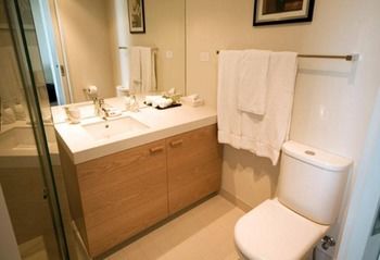 Apartments Melbourne Domain - Docklands - Taree Accommodation 12