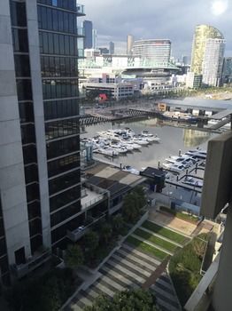 Apartments Melbourne Domain - Docklands - Taree Accommodation 26