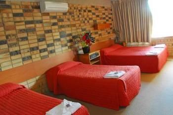Palms Hotel Motel Chullora - Taree Accommodation 0