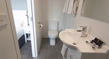 CH On Peel Boutique Hotel - Taree Accommodation 0